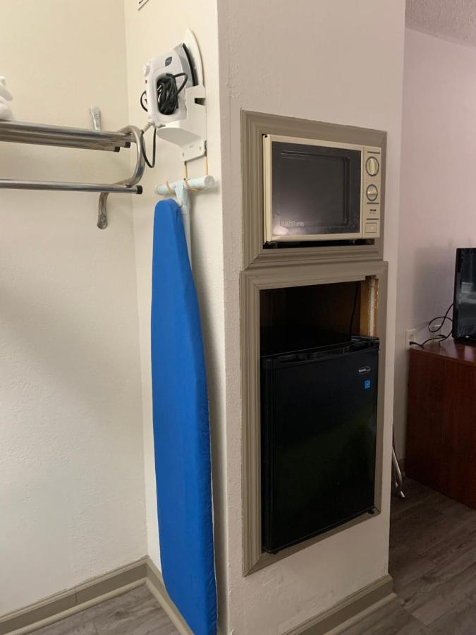 Econo Lodge Troy Esterno foto