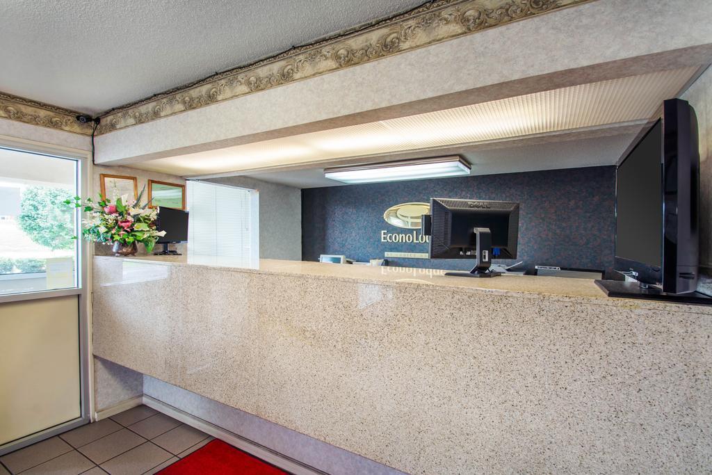 Econo Lodge Troy Esterno foto