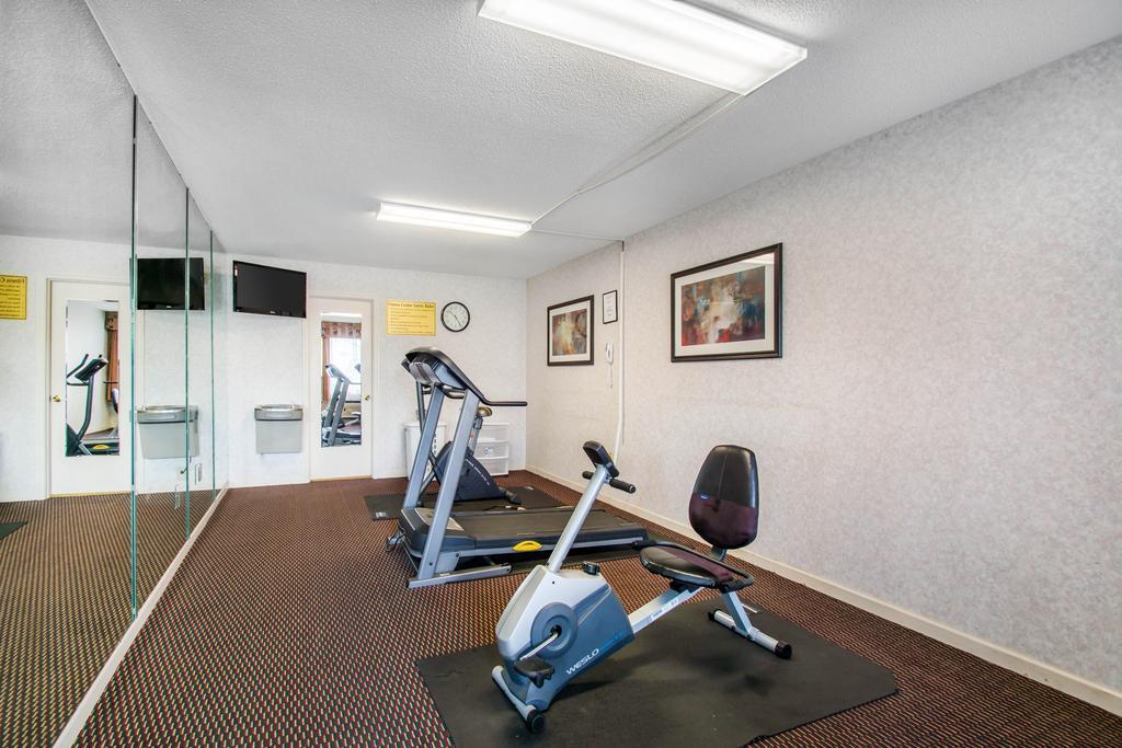 Econo Lodge Troy Esterno foto