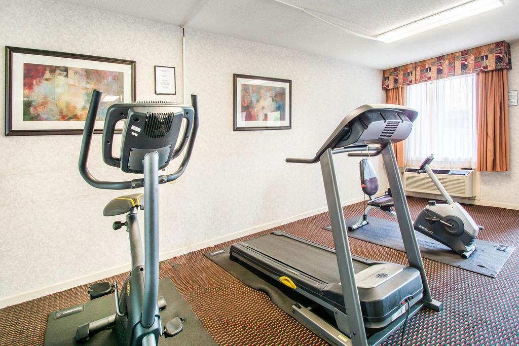 Econo Lodge Troy Esterno foto
