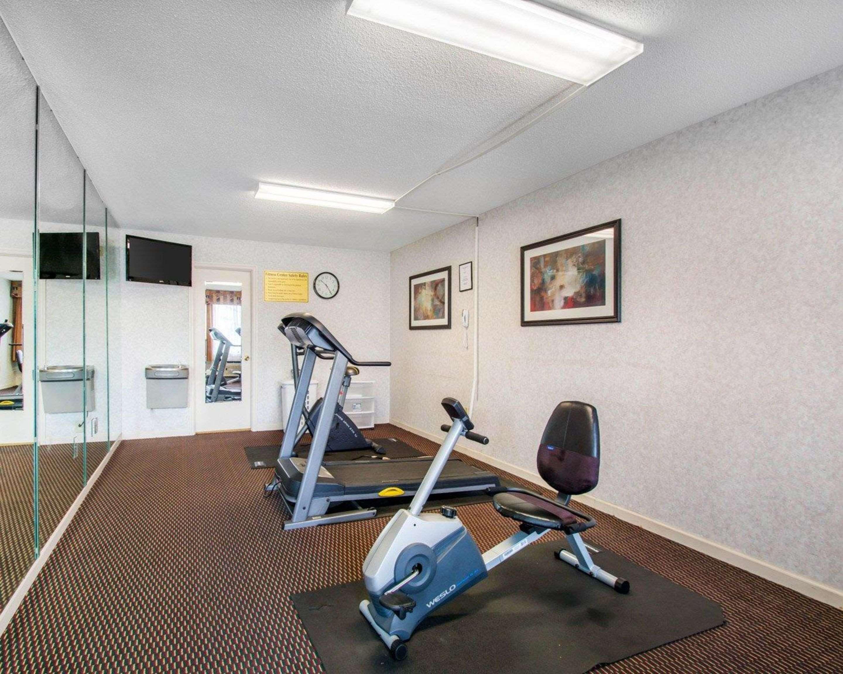 Econo Lodge Troy Esterno foto